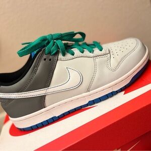 Nike Dunk Low (GS) in Red and White